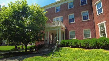 İkonik binalar, Harvard, üniversite, kampüs, eğitim, akademik, öğrenciler, yurtdışında eğitim, öğrenim, kolej ve akademik kampüs görüşlerine sahip uluslararası öğrenim hayatı ve yurtdışı atmosferi. 8 Haziran 2025, Harvard Üniversitesi, Cambridge, ABD.