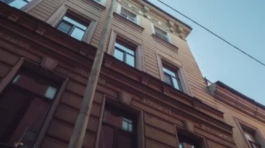 Eski bina cephe günde