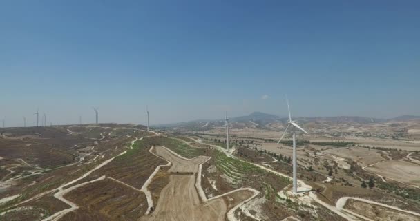 Tarafından Rüzgar türbinleri üreten enerji — Stok video