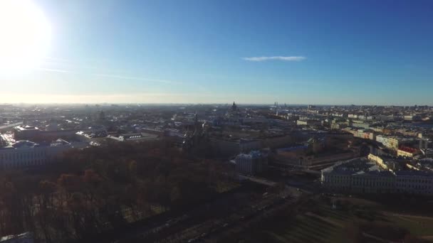 在圣彼得斯堡市，俄罗斯平静晴朗的日子 — 图库视频影像