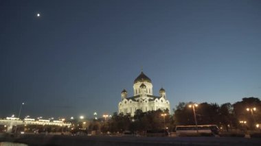 Moskova Nehri ve katedral İsa'nın kurtarıcı