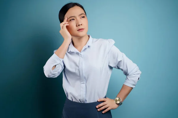 Asiática Mujer Estaba Enferma Con Dolor Cabeza Tocando Cabeza Aislado —  Fotos de Stock