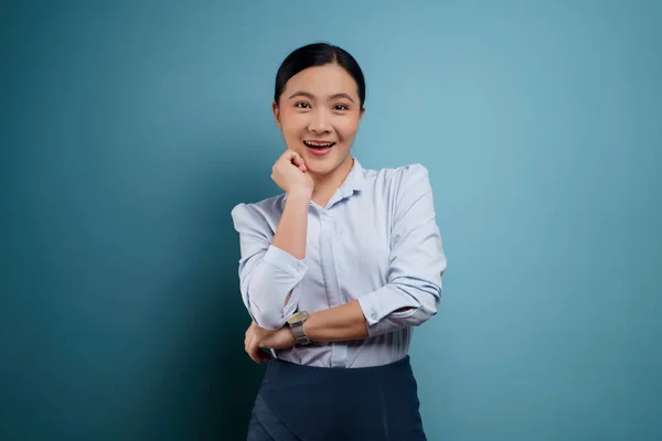 Mujer Asiática Feliz Sorprendida Pie Con Espacio Copia Aislado Sobre —  Fotos de Stock