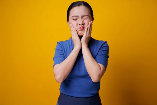 Asiatisk Kvinna Var Sjuk Med Tandvärk Röra Hennes Kind Och — Stockfoto