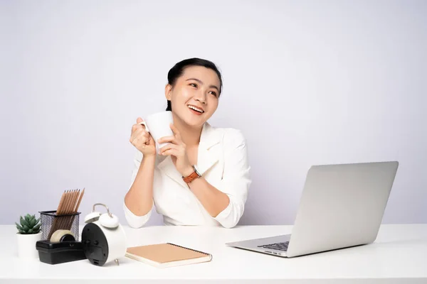 Femme Asiatique Sourire Heureux Prendre Une Pause Après Avoir Travaillé — Photo