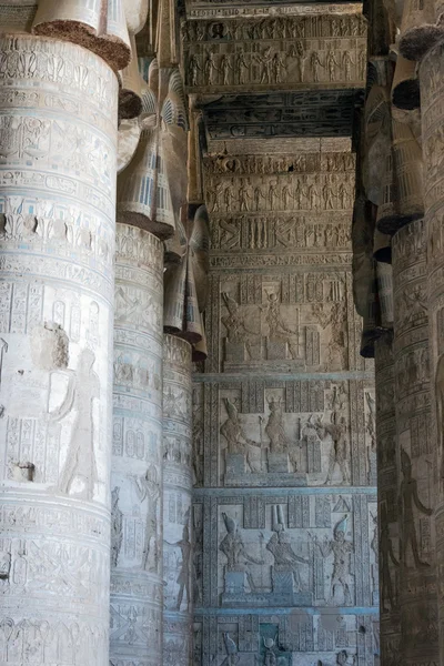 Tapınağın sütun sayısı