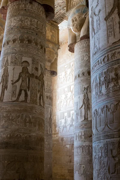 Tapınağın sütun üzerinde antik açık havada