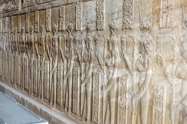 Tapınağın duvarına çizim