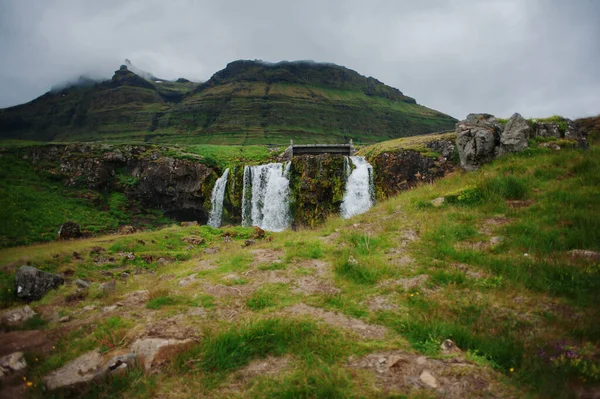 Gyönyörű Kilátás Nyílik Kirkjufoss Vízesés Napfényben Izland Táj Nyáron — Stock Fotó