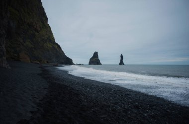 Vik Köyü, İzlanda 'daki güzel bir sahil manzarası