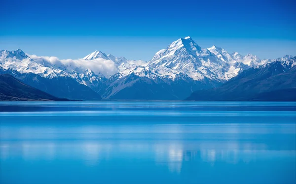 Incrível lago Pukaki e Mountain Cook, Nova Zelândia — Fotografia de Stock