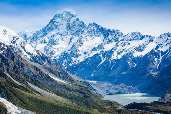 Mount Cook görkemli görünümü