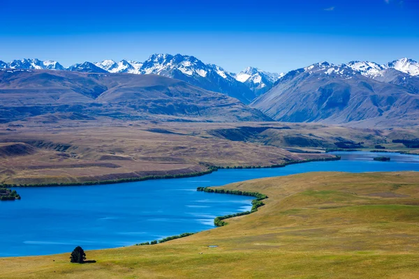 Majestatyczne górskie jezioro — Zdjęcie stockowe