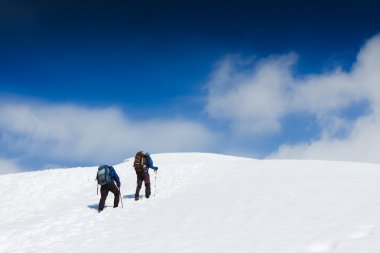 dağ iki yürüyüşçü