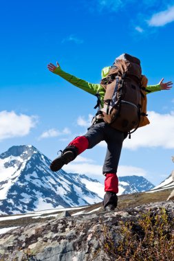 sırt çantası ile kadın fiyatı 