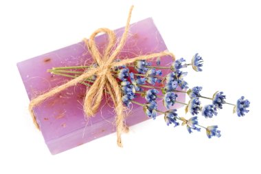 Mavi lavanta çiçekleri ile sabun