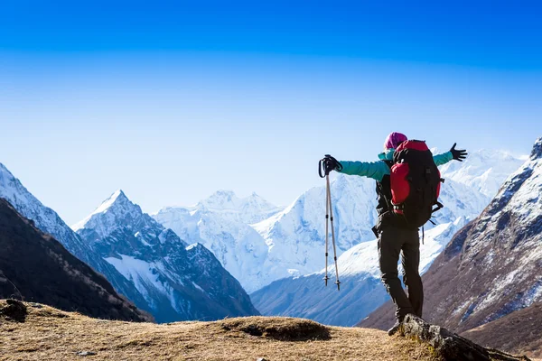 Caminhante no acampamento do Everest — Fotografia de Stock