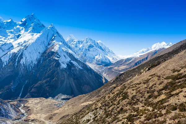 Paisagem do Himalaia com um horizonte — Fotografia de Stock
