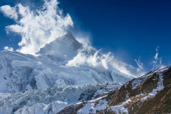 Pico de montanhas no Himalaia — Fotografia de Stock