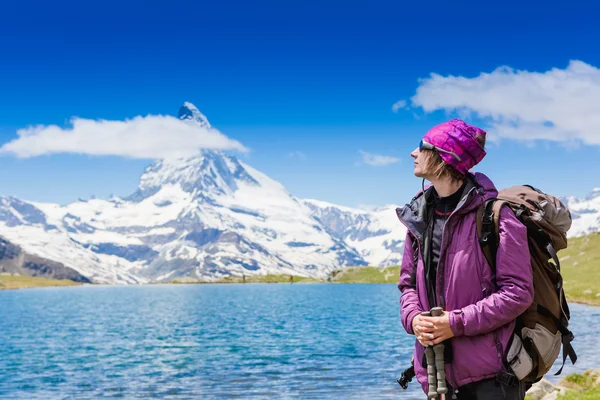 Trilha de caminhadas perto de Matterhorn — Fotografia de Stock