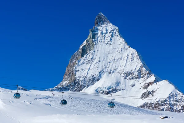 Matterhorn ve İsviçre Alpleri'nin arka plan — Stok fotoğraf