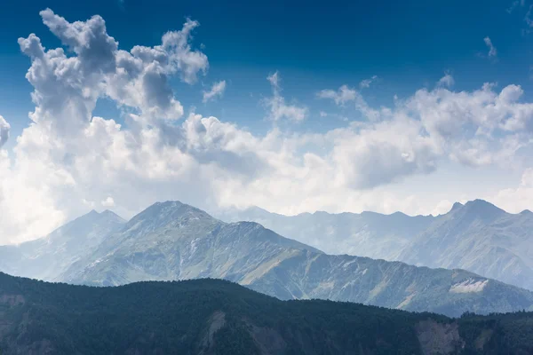 Kaukasus bergen, Georgien — Stockfoto