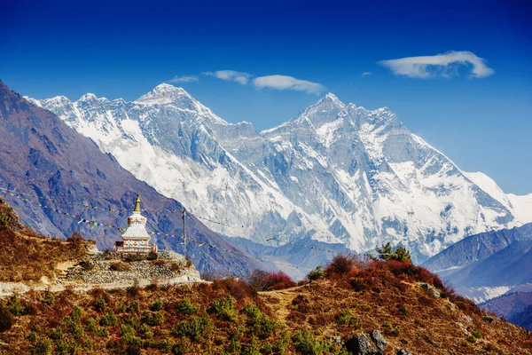 Vackert Landskap Himalaya Berg Med Tenzing Buddhistiska Stupa Everest Basläger — Stockfoto