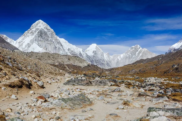 Панорамный Вид Гору Пумори Путь Базовому Лагерю Эверест Долину Кхумбу — стоковое фото
