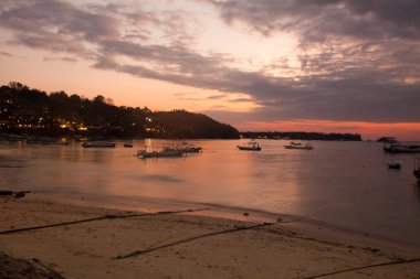 Nusa Lembongan üzerinde günbatımı