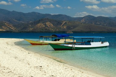 Cristal temiz su tekne 17 Adaları Riung Flores Endonezya ile