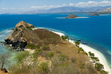 Kristal berraklığında su lagoone 17 Adaları Riung Flores Endonezya