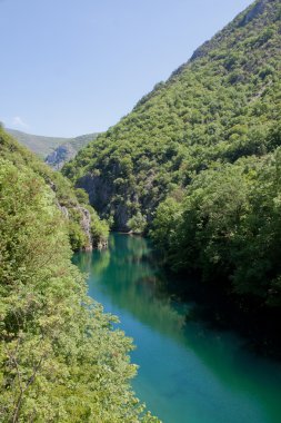 Pastoral Matka göle Kanyon yanındaki başkenti Üsküp, Makedonya