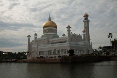 Sultan Omar Ali Saifuddin Camii Bandar Seri Begawan - Brunei içinde
