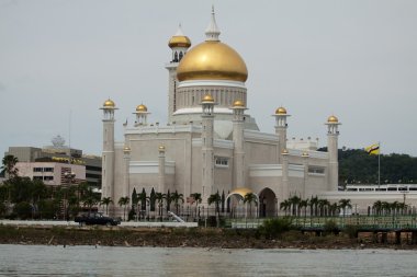 Sultan Omar Ali Saifuddin Camii Bandar Seri Begawan - Brunei içinde