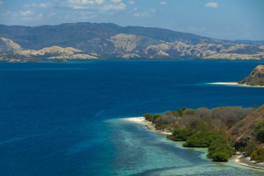 Kristal berraklığında su lagoone 17 Adaları Riung Flores Endonezya