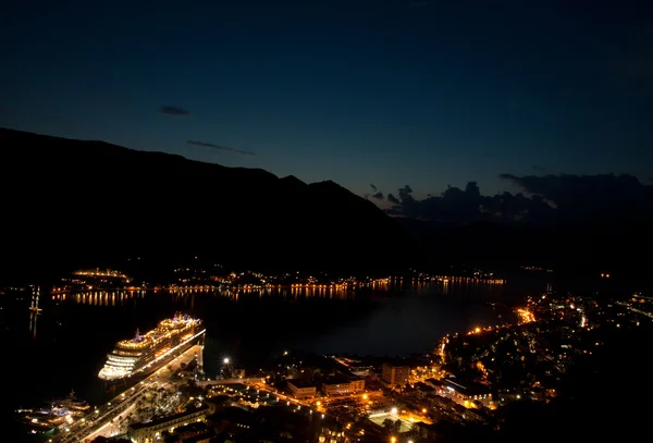 Vista sul Kotor di notte — Foto Stock