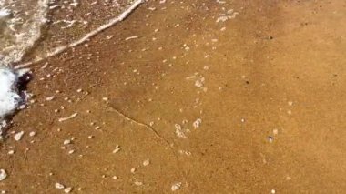 Kum Sahili 'nde Deniz Dalgaları