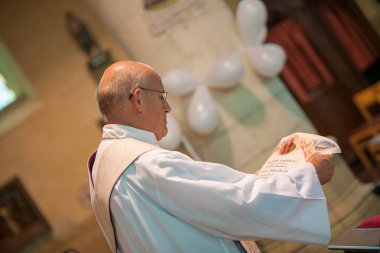 20-06-2009, Antwerp, Bir düğün töreninde ya da nikah töreninde rahip
