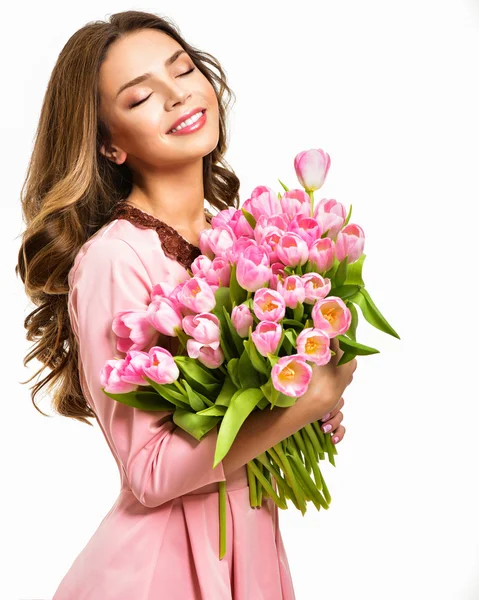 Femme avec bouquet de fleurs printemps — Photo