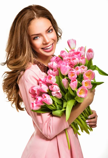 Femme avec bouquet de fleurs printemps — Photo