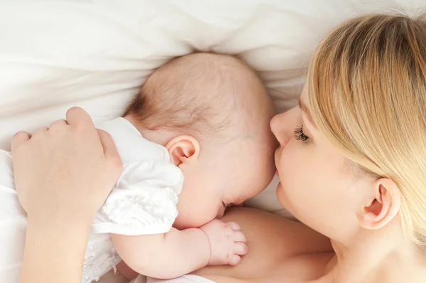 Happy family mother and baby — Stock Photo, Image