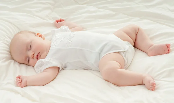 美しい女の赤ちゃん睡眠 — ストック写真