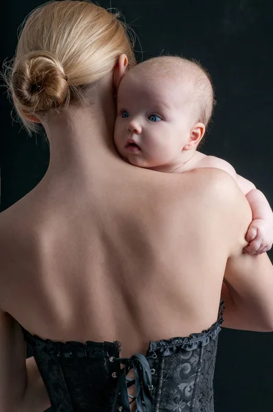 Feliz familia madre y bebé —  Fotos de Stock