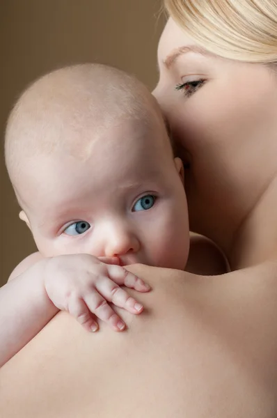 Bonne famille mère et bébé — Photo