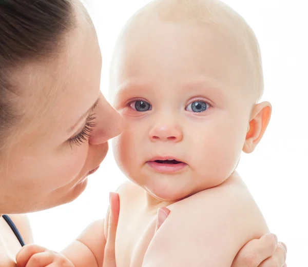 Anne ve şirin bebek. — Stok fotoğraf