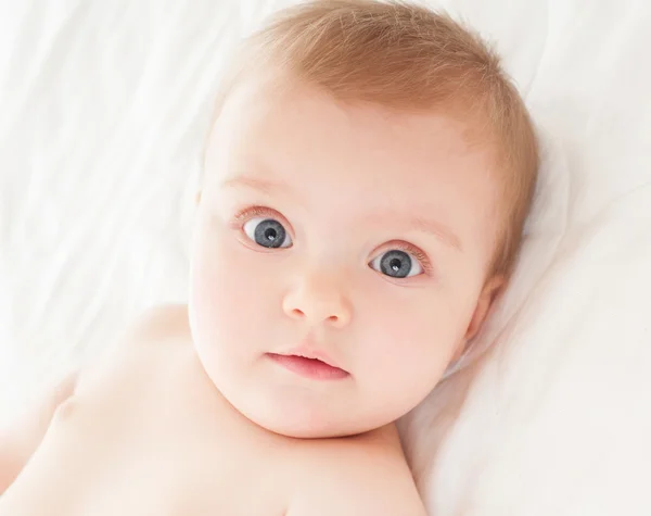 Bebê feliz bonita — Fotografia de Stock
