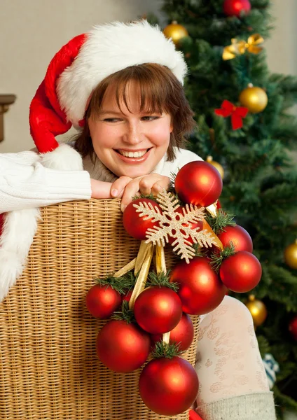 Vánoční žena v santa hat — Stock fotografie