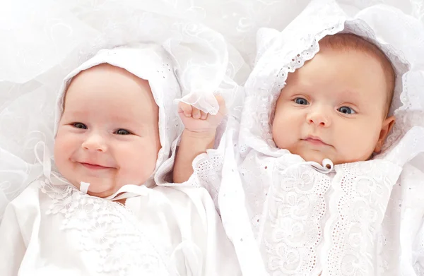 Zwei wunderschöne Babys — Stockfoto