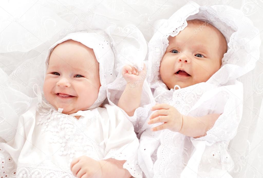 Pictures beautiful babies Two beautiful babies — Stock Photo