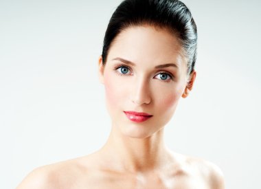 genç kızın yüzü